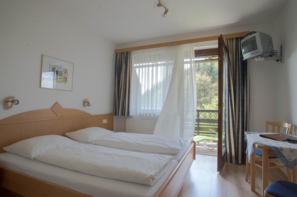 Pension Seebichlhof Hotel Kraig Exterior photo